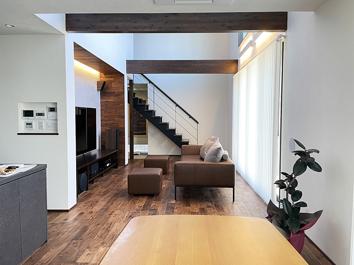 HILL（ヒルソファ）スタイリッシュなインテリアに、レザーソファ