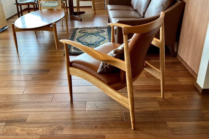 本革アームチェア